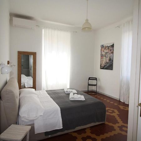 A Un Passo Dal Mare Apartment ลาสเปเซีย ภายนอก รูปภาพ