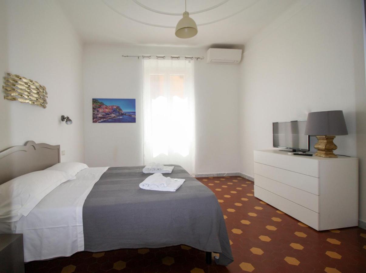 A Un Passo Dal Mare Apartment ลาสเปเซีย ภายนอก รูปภาพ